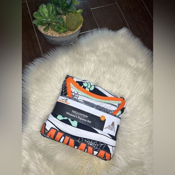 Way to Celebrate Halloween “Mummy” 2 pc pajama set sz 3X (22w-24w) - Picture 2 of 5